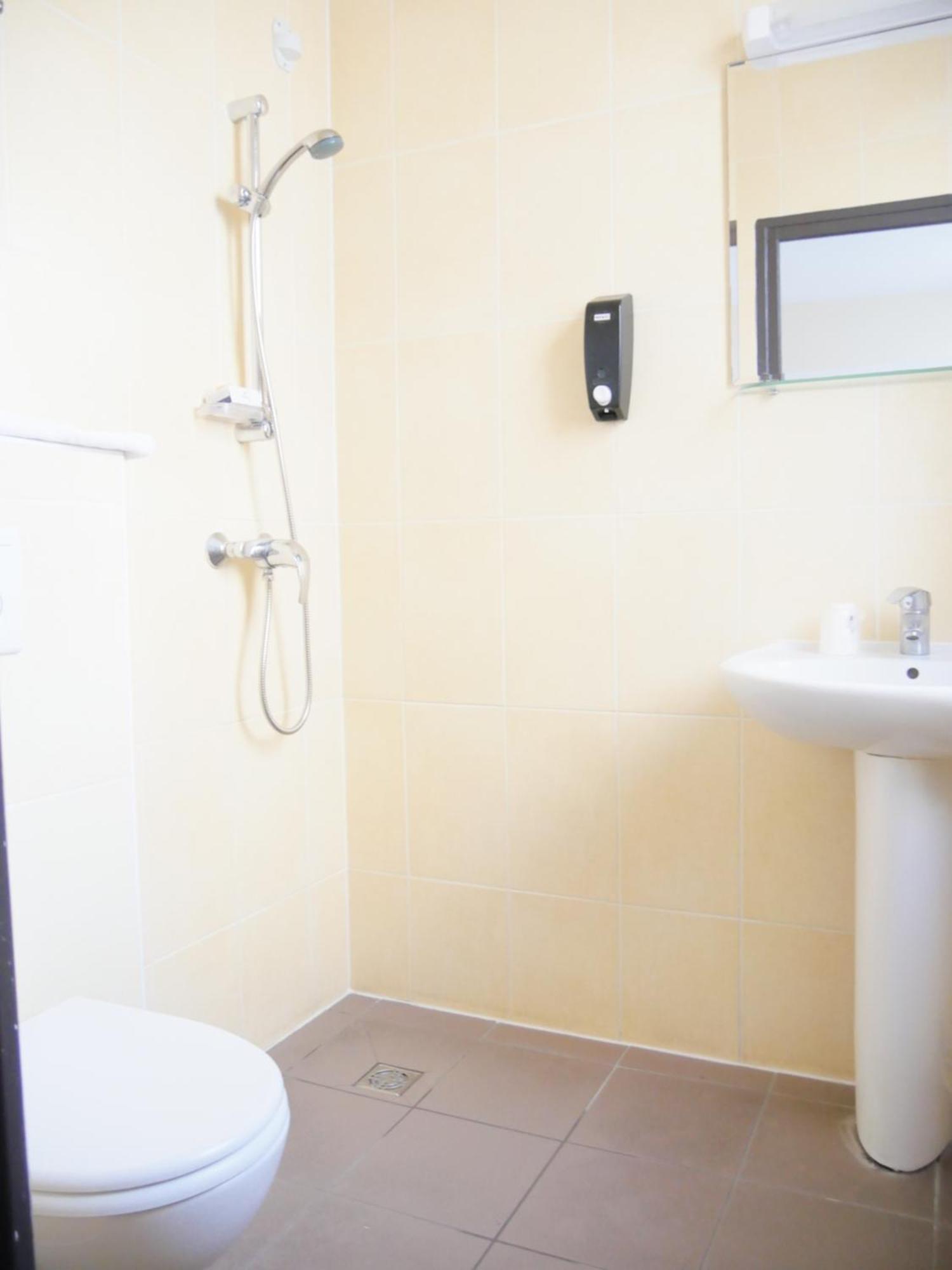Hotel Des Bains A 10 Min De Paris Maisons-Alfort Zewnętrze zdjęcie